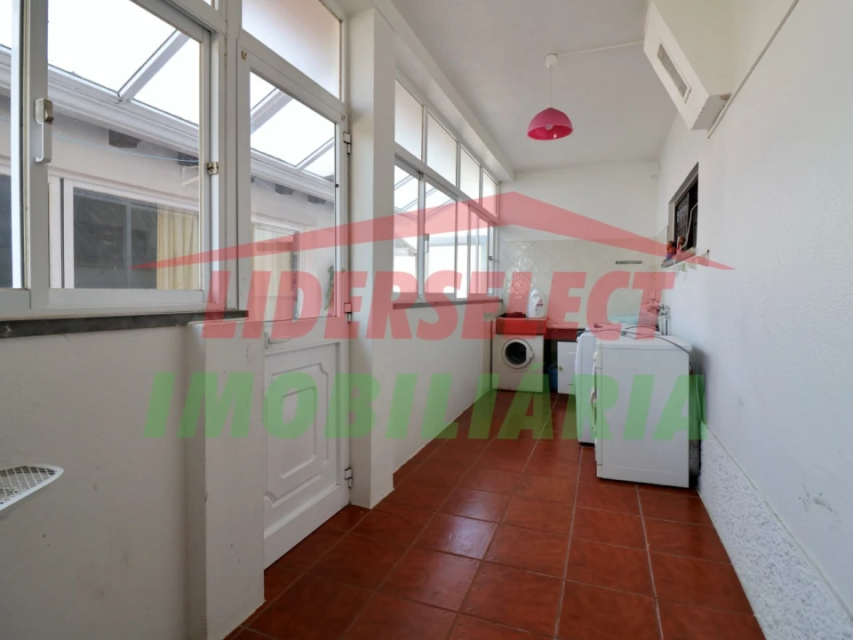 Moradia T6 para Venda em Silveira Foto 28