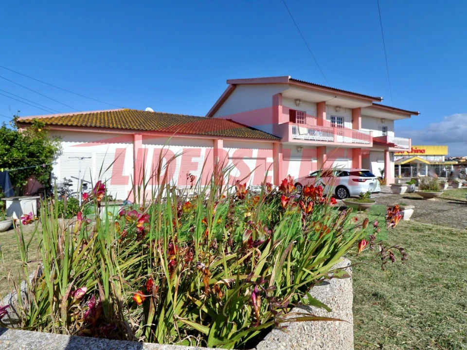 Moradia T6 para Venda em Silveira Foto 40