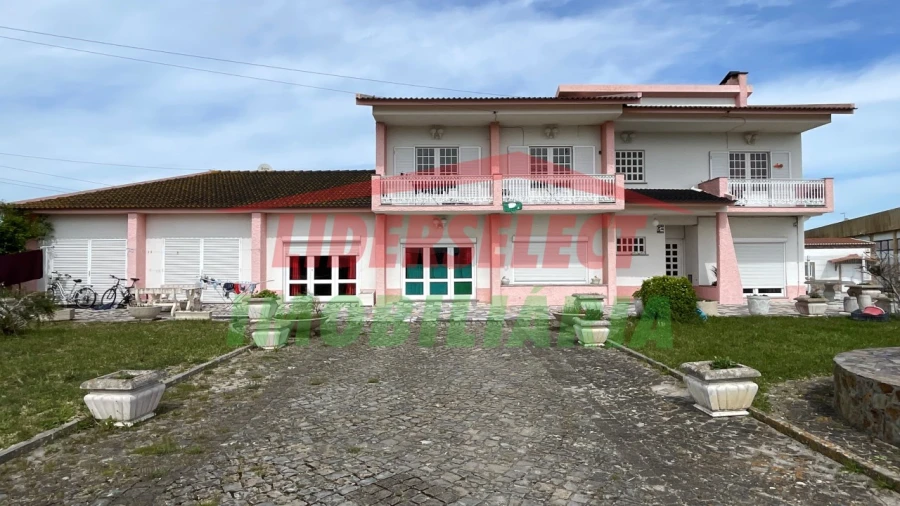 Moradia T6 para Venda em Silveira