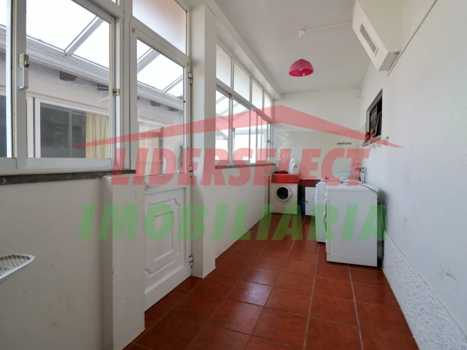 Moradia T6 para Venda em Silveira Foto 28