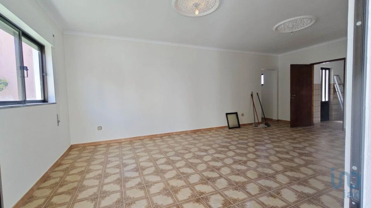 Moradia T6 para Venda em Estômbar e Parchal Foto 8