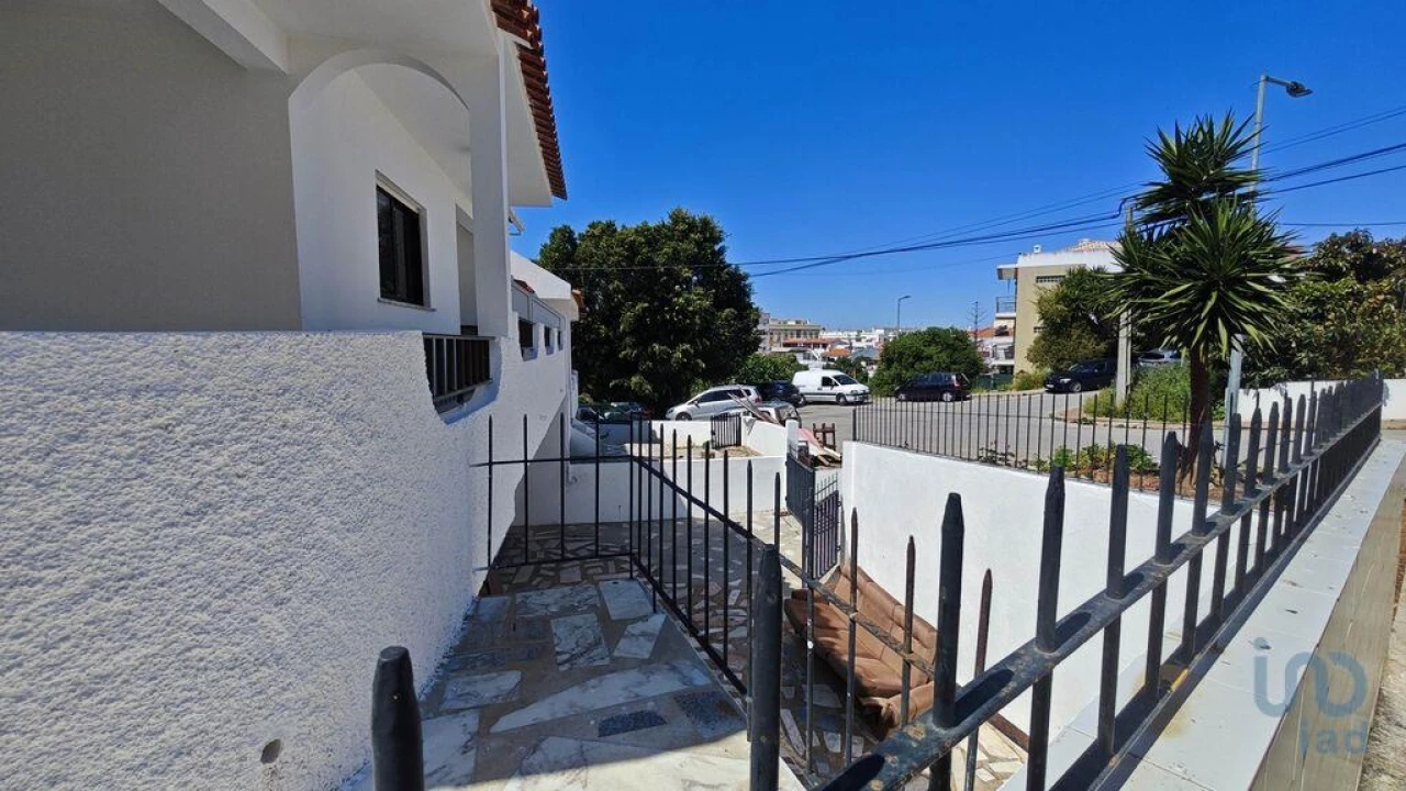 Moradia T6 para Venda em Estômbar e Parchal Foto 5