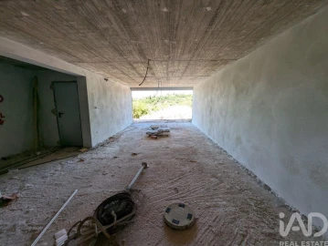 Moradia T3 para Venda em Loule (São Sebastião)