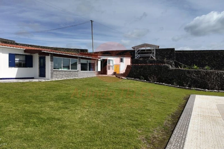 Moradia T5 para Venda em São Bartolomeu de Regatos Foto 78