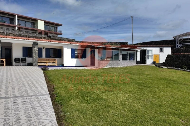 Moradia T5 para Venda em São Bartolomeu de Regatos Foto 81