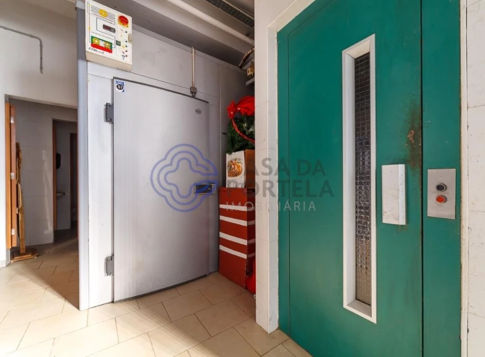 Negócio para Venda em Vila de Cucujães Foto 39