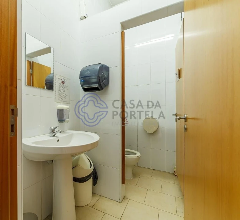 Negócio para Venda em Vila de Cucujães Foto 40