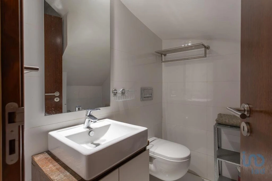 Apartamento T3 para Venda em Santo António Foto 9