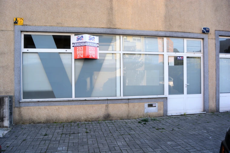 Loja para Arrendamento em Ferreiros, Prozelo e Besteiros Foto 11