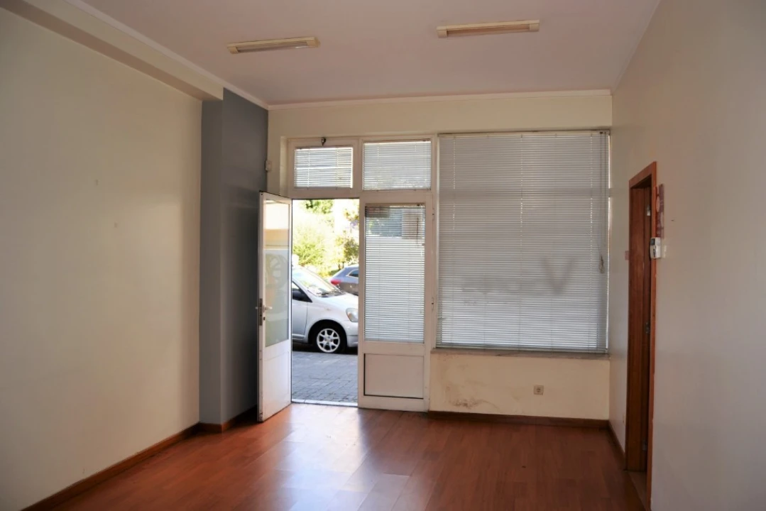 Loja para Arrendamento em Ferreiros, Prozelo e Besteiros Foto 9