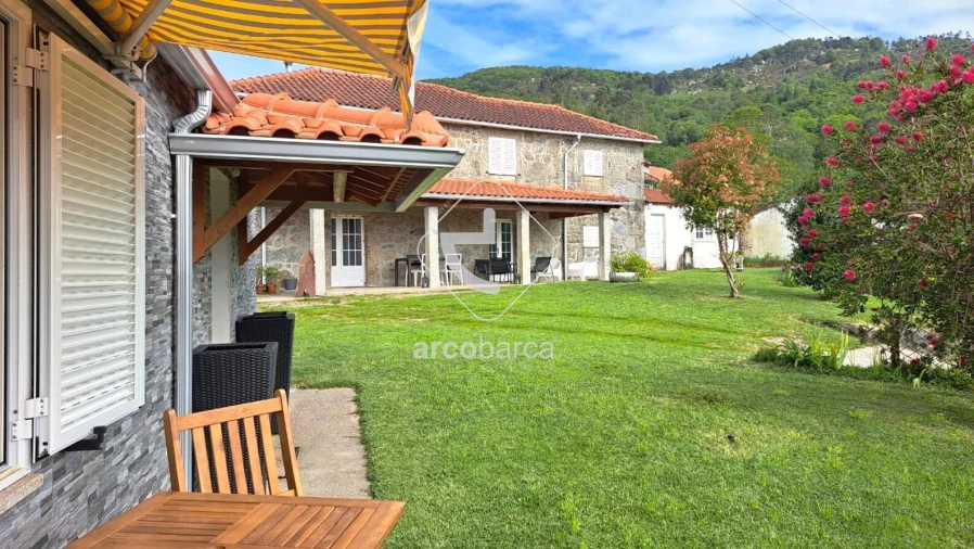 Moradia T3 para Venda em Bico e Cristelo Foto 1