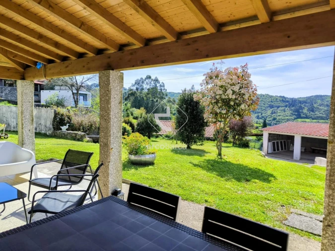 Moradia T3 para Venda em Bico e Cristelo Foto 8