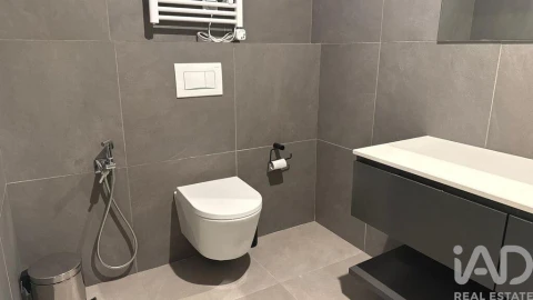 Apartamento T2 para Arrendamento em Arroios