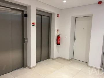 Apartamento T2 para Arrendamento em Arroios