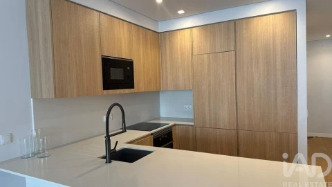 Apartamento T2 para Arrendamento em Arroios