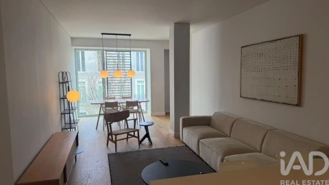 Apartamento T2 para Arrendamento em Arroios