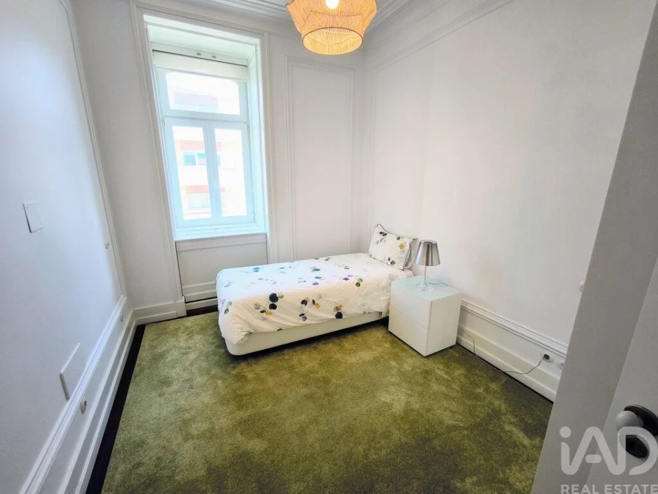 Apartamento T2 para Arrendamento em Santo António Foto 18