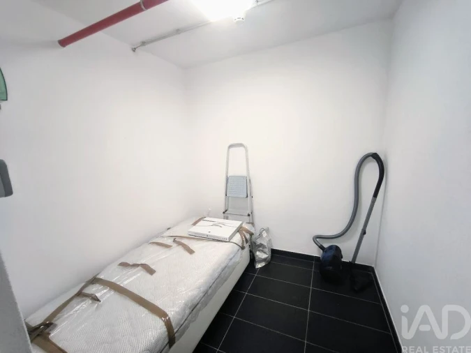 Apartamento T2 para Arrendamento em Santo António Foto 27