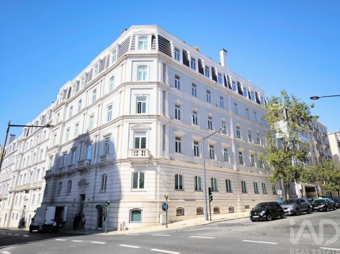 Apartamento T2 para Arrendamento em Santo António Foto 26