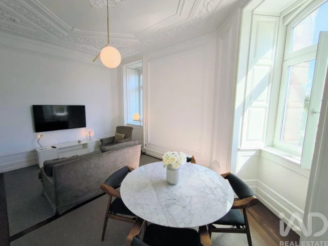 Apartamento T2 para Arrendamento em Santo António Foto 3