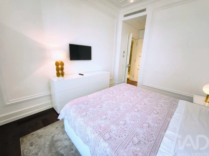 Apartamento T2 para Arrendamento em Santo António Foto 17