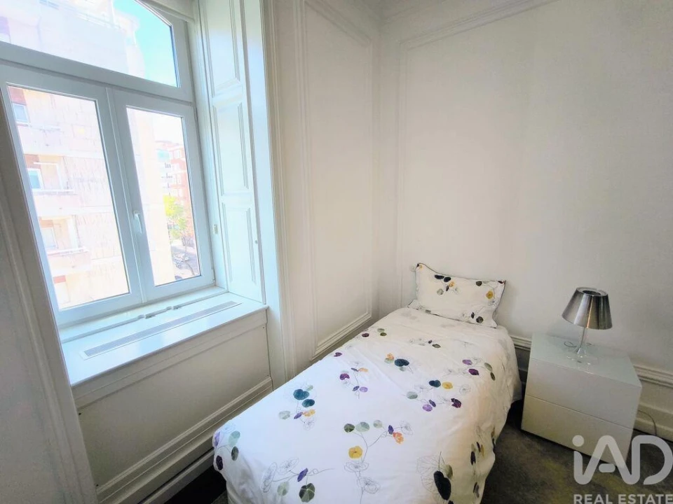 Apartamento T2 para Arrendamento em Santo António Foto 21