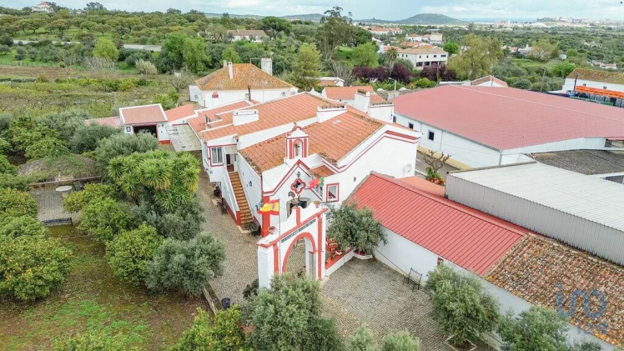 Moradia T6 para Venda em São Bras e São Lourenço Foto 3