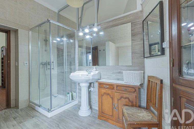 Moradia T6 para Venda em São Bras e São Lourenço Foto 21