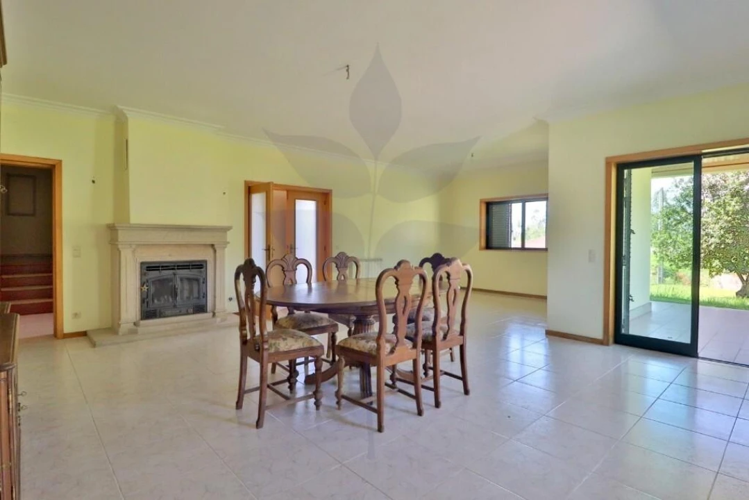 Moradia T4 para Venda em Lago Foto 8