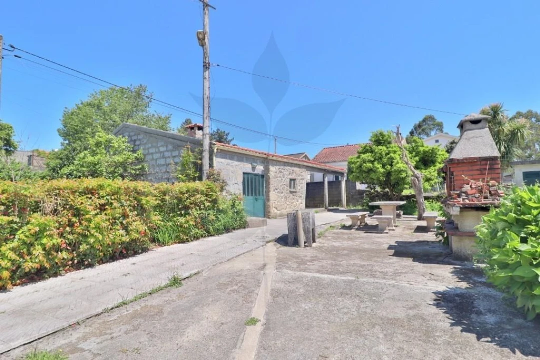 Moradia T4 para Venda em Lago Foto 23