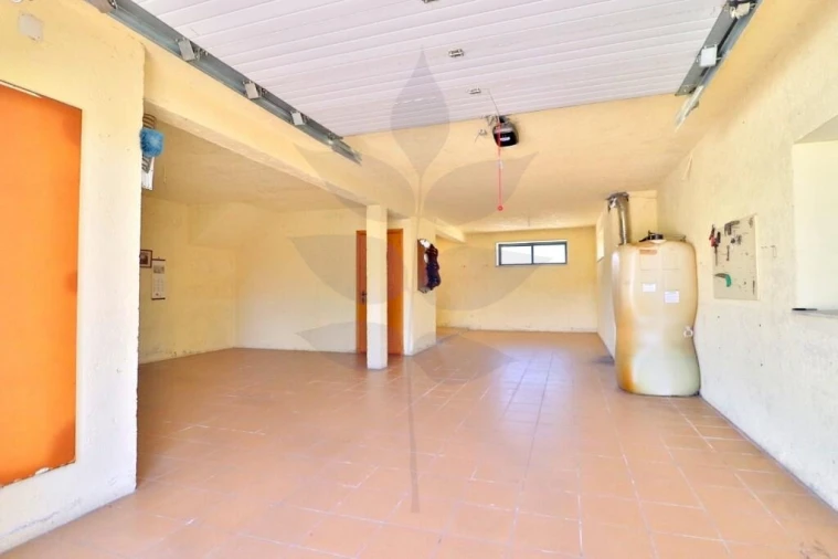 Moradia T4 para Venda em Lago Foto 30