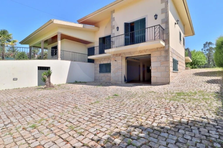 Moradia T4 para Venda em Lago Foto 27