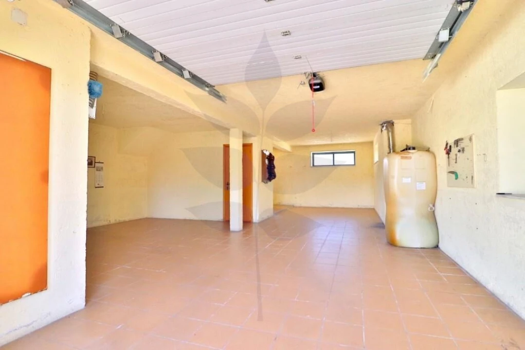 Moradia T4 para Venda em Lago Foto 30