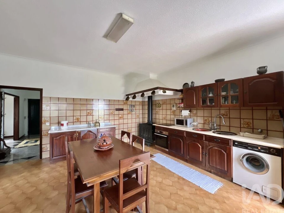 Moradia T5 para Venda em Lajeosa do Dão Foto 18