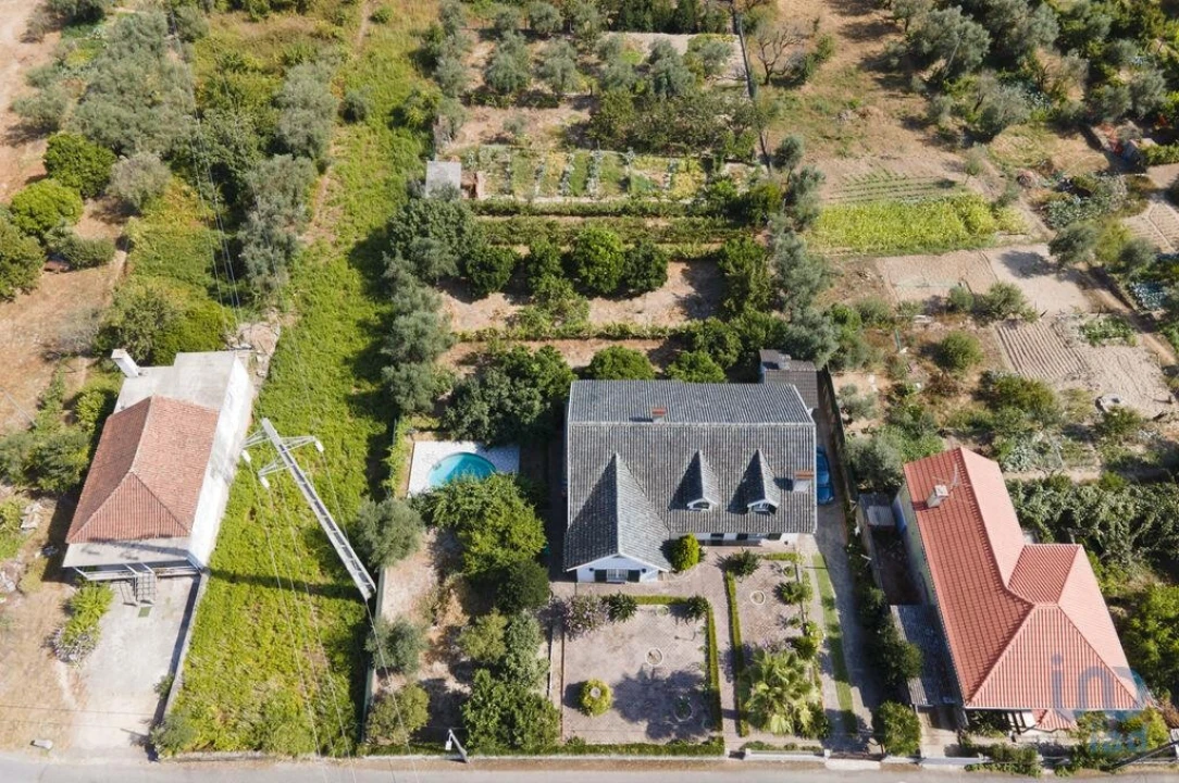 Moradia T5 para Venda em Lajeosa do Dão Foto 4