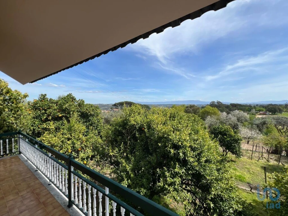 Moradia T5 para Venda em Lajeosa do Dão Foto 8