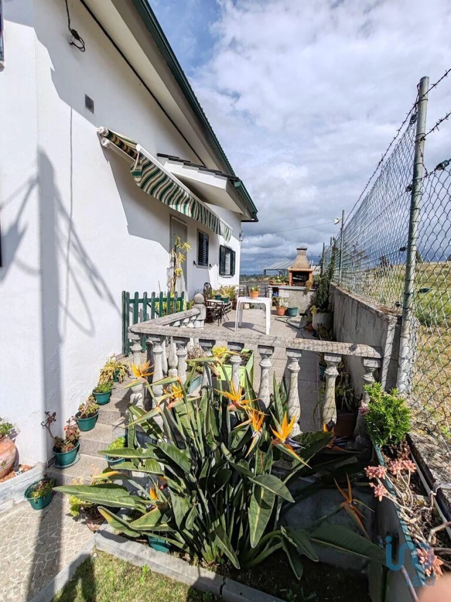 Moradia T5 para Venda em Covas e Vila Nova de Oliveirinha Foto 5