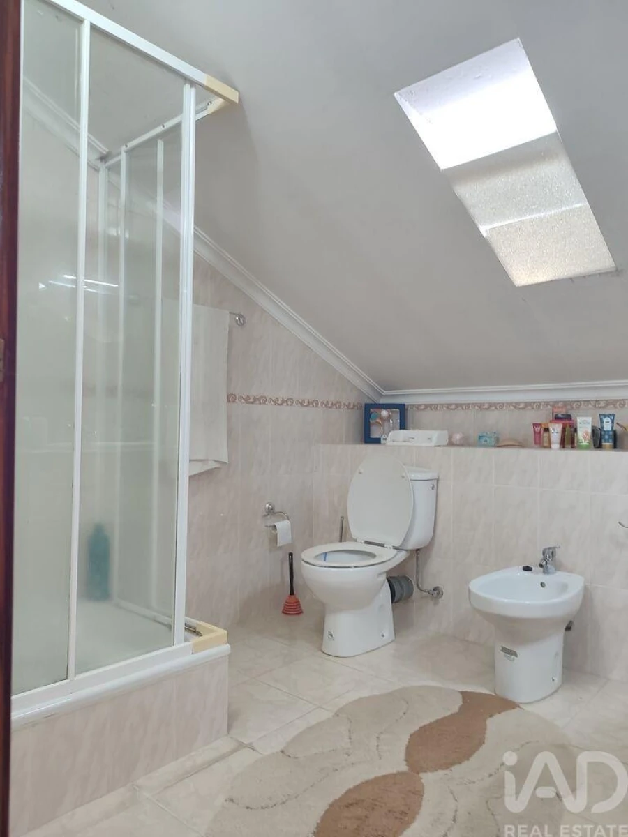 Moradia T5 para Venda em Covas e Vila Nova de Oliveirinha Foto 17