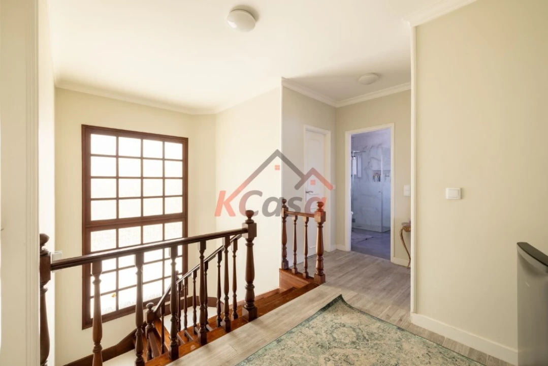 Moradia T4 para Venda em Recarei Foto 20