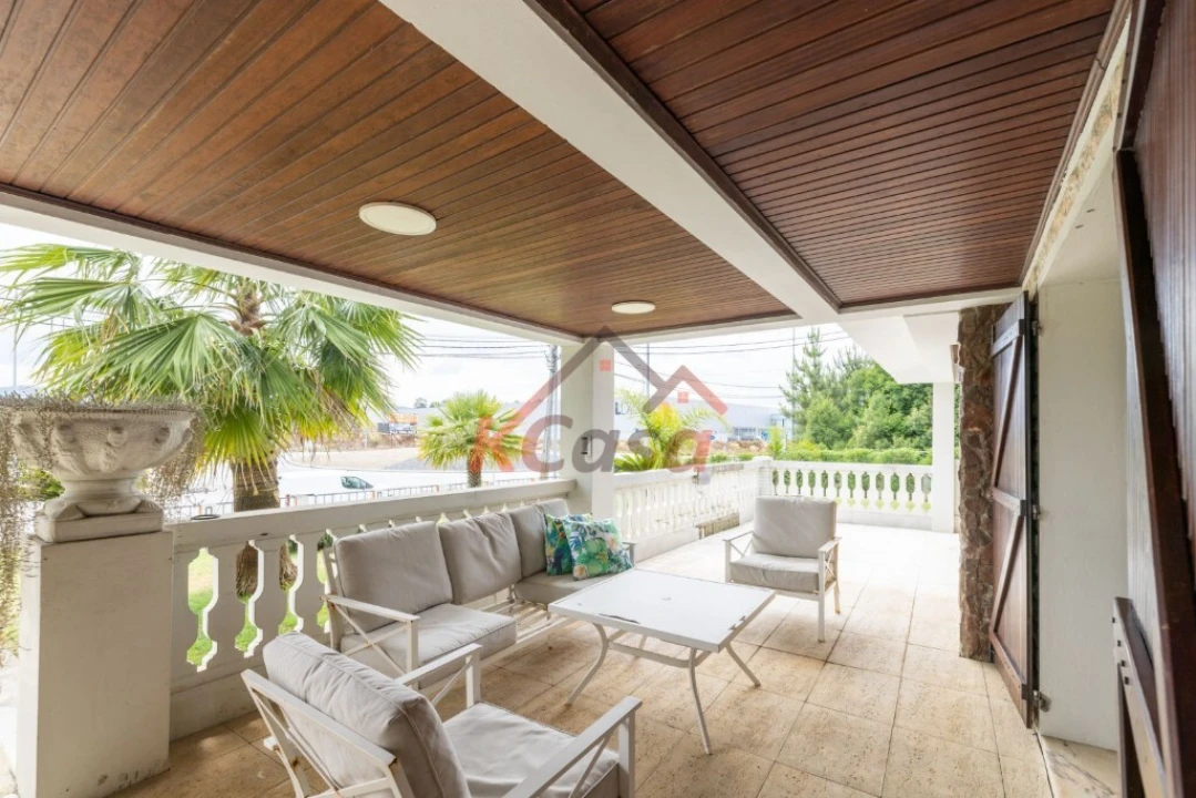 Moradia T4 para Venda em Recarei Foto 28