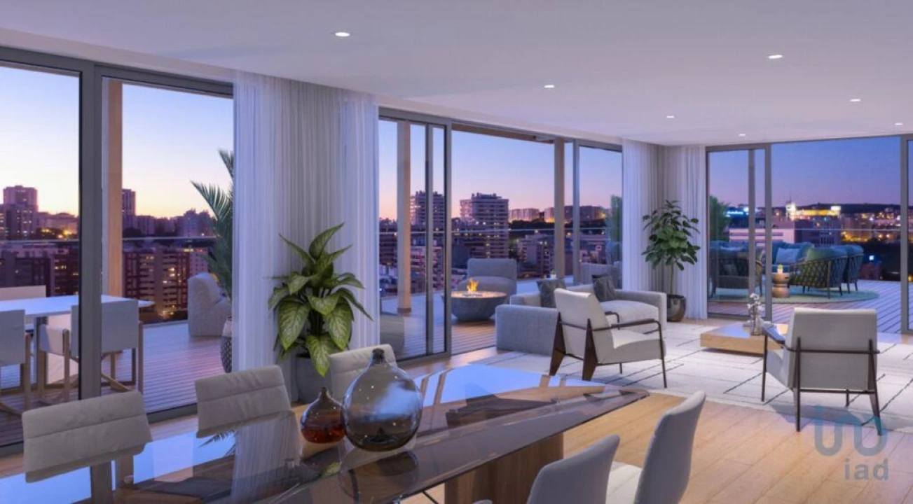 Apartamento T4 para Venda em Algés, Linda-A-Velha e Cruz Quebrada-Dafundo Foto 4