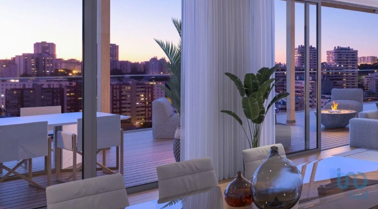 Apartamento T4 para Venda em Algés, Linda-A-Velha e Cruz Quebrada-Dafundo Foto 8