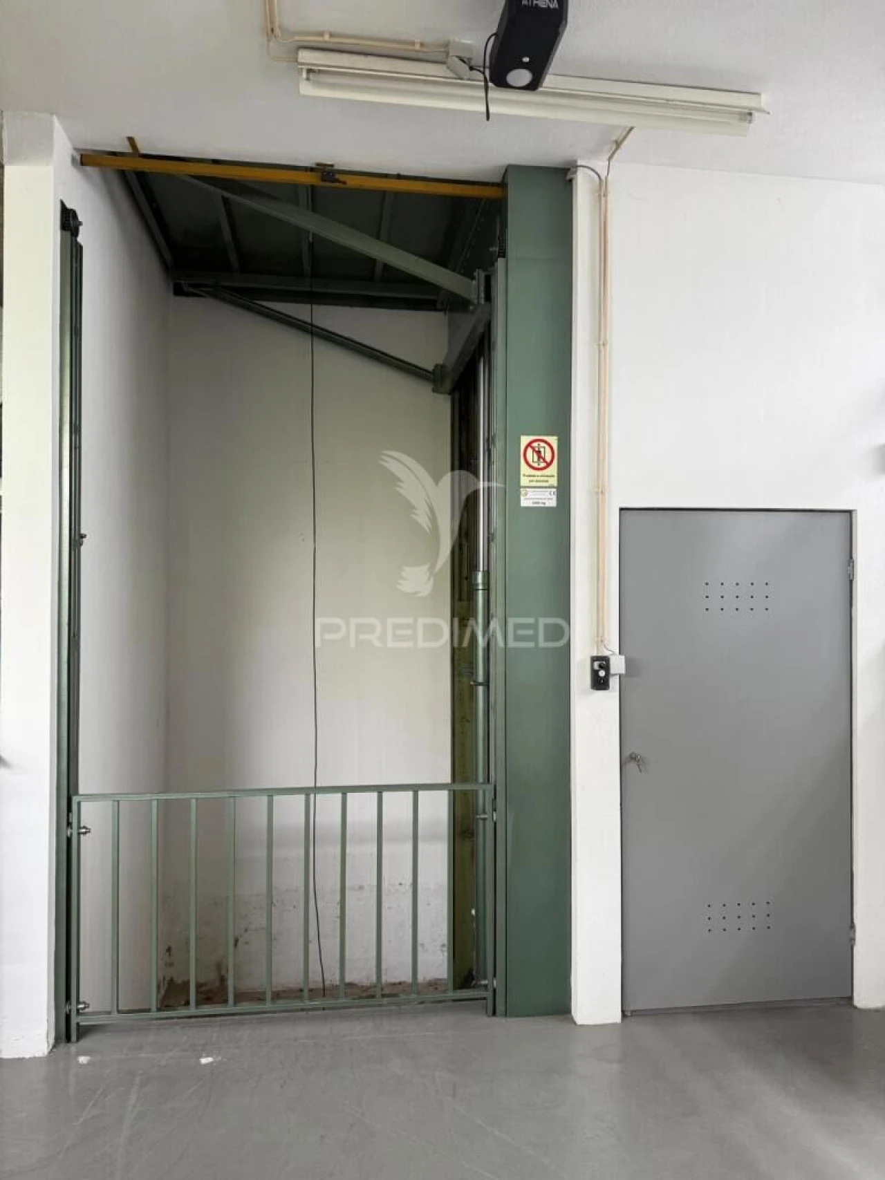 Armazém para Arrendamento em Urgezes Foto 10