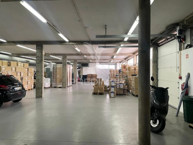 Armazém para Arrendamento em Urgezes Foto 9