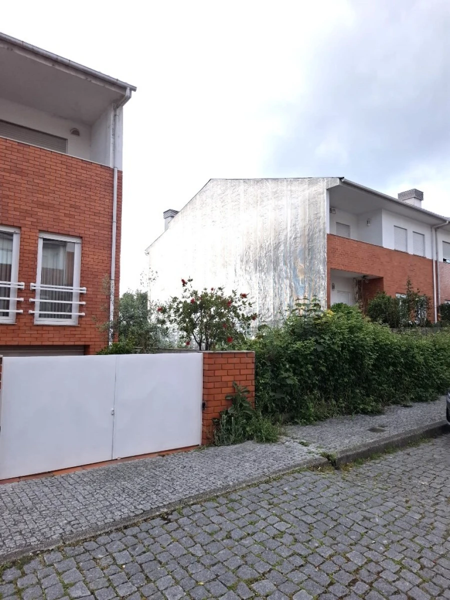 Terreno para Venda em Creixomil