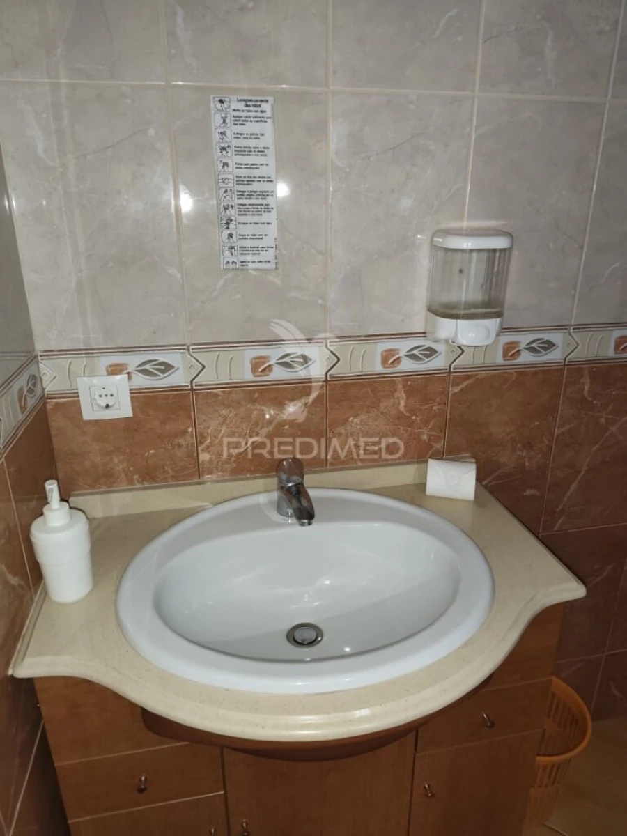 Armazém para Venda em Quarteira Foto 13