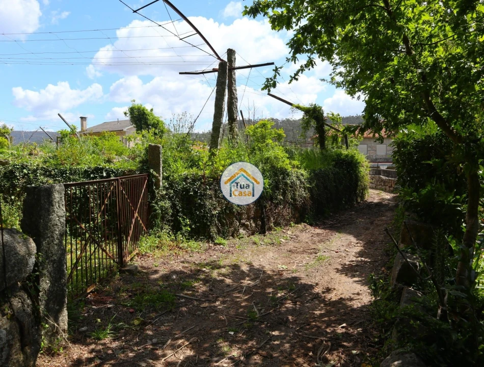 Terreno para Venda em Arnoso (Santa Maria e Santa Eulália) e Sezures Foto 6