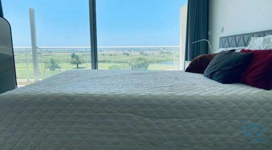 Apartamento T2 para Arrendamento em Quarteira Foto 6