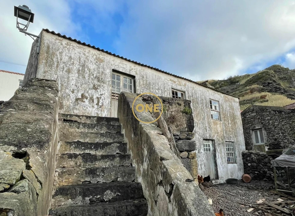 Moradia T2 para Venda em Corvo Foto 5