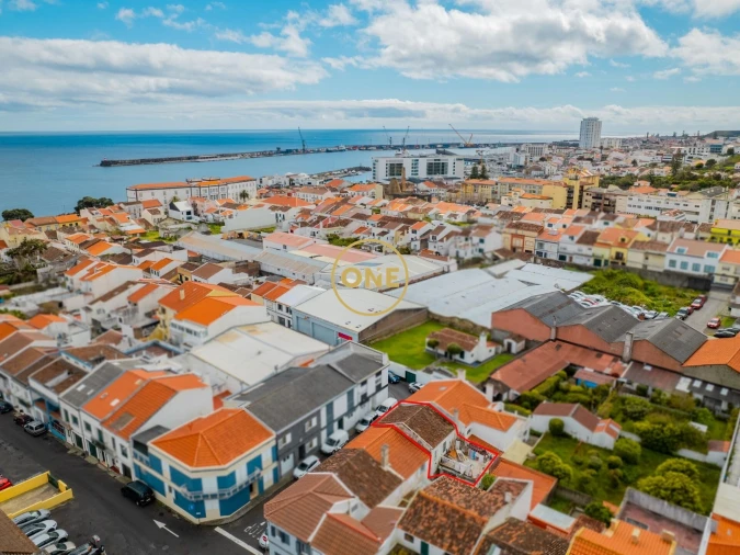 Moradia T3 para Venda em Ponta Delgada (São Pedro) Foto 1